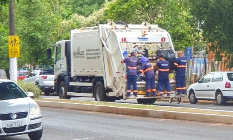 Fique atento: a Secretaria Municipal de Meio Ambiente suspende a coleta de lixo nesta segunda-feira (12). Confira os detalhes e programe-se.