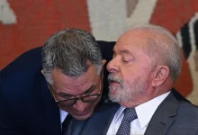 Investigação aponta suposto esquema bilionário envolvendo o Banco Master e fundos de pensão ligados a sindicatos e partidos.