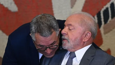 Esquema do Banco Master Envolve Fundos de Pensão 2 Investigação aponta suposto esquema bilionário envolvendo o Banco Master e fundos de pensão ligados a sindicatos e partidos.