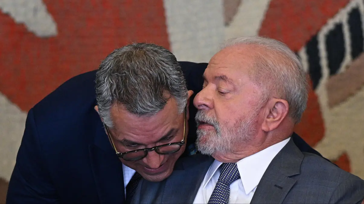 Investigação aponta suposto esquema bilionário envolvendo o Banco Master e fundos de pensão ligados a sindicatos e partidos.