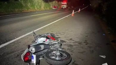 Grave acidente em rodovia de Rancharia resulta na morte de um motociclista residente de Quatá. Confira os detalhes da ocorrência na região.
