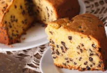 Aprenda a preparar um delicioso bolo formigueiro de liquidificador. Receita prática, rápida e perfeita para o café da tarde. Confira o passo a passo!