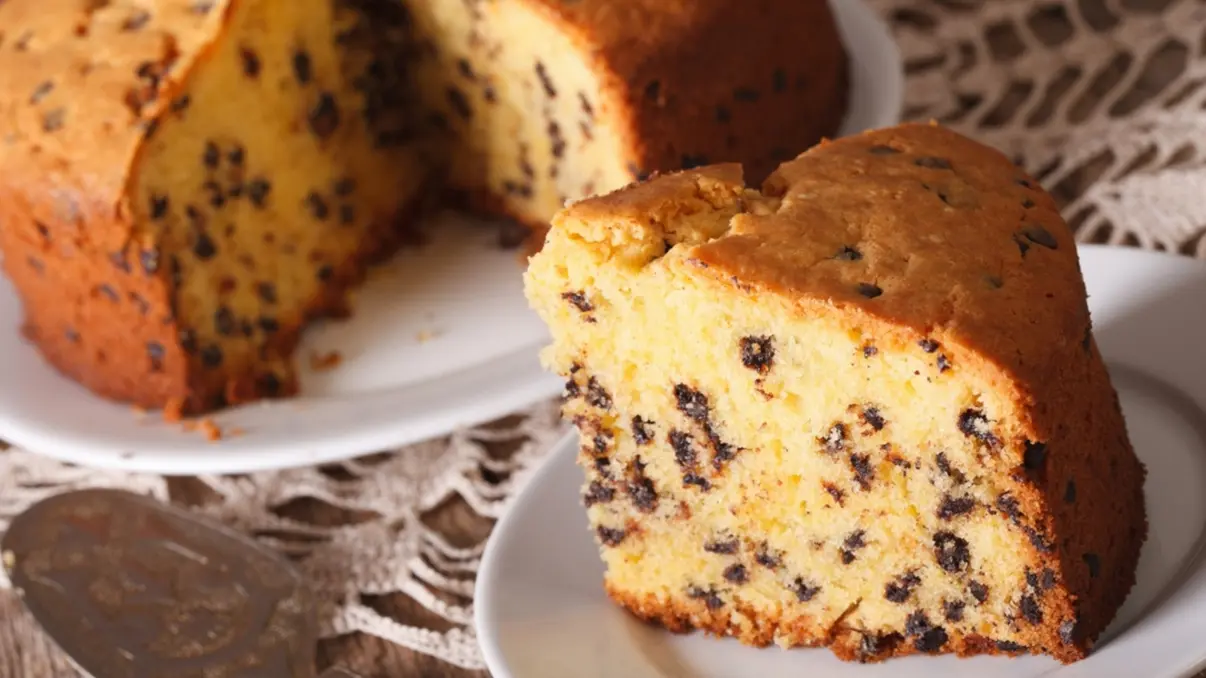 Aprenda a preparar um delicioso bolo formigueiro de liquidificador. Receita prática, rápida e perfeita para o café da tarde. Confira o passo a passo!