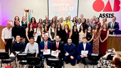 Egressos da FEMA Dominam Nova Turma de Advogados da OAB 2 Egressos da FEMA formam a maioria dos novos advogados que receberam a carteira da OAB em Assis. Confira os detalhes desta conquista na educação.