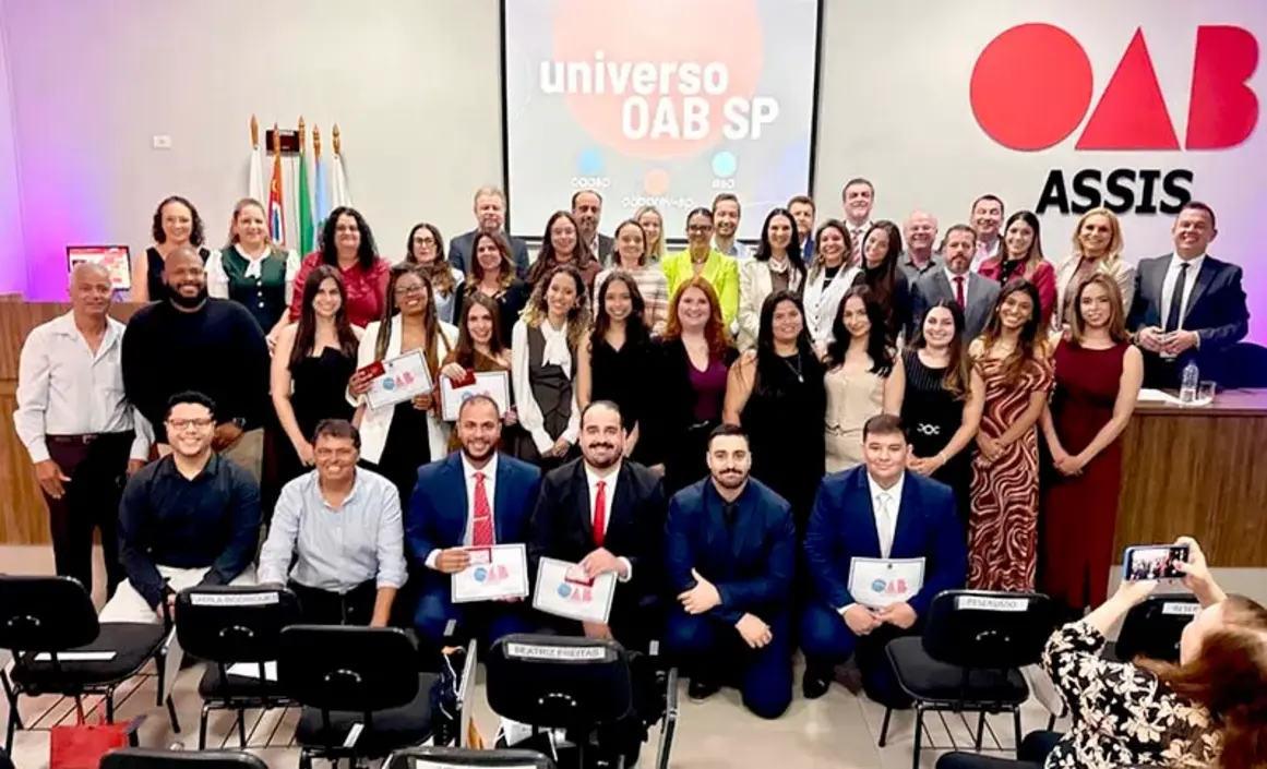 Egressos da FEMA formam a maioria dos novos advogados que receberam a carteira da OAB em Assis. Confira os detalhes desta conquista na educação.
