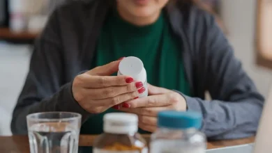Descubra por que suplementos não substituem remédios no tratamento da resistência à insulina. Entenda os riscos e a importância médica.