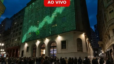 Acompanhe o desempenho do Ibovespa e os principais movimentos do mercado financeiro hoje. Entenda os fatores que impactam a bolsa de valores.