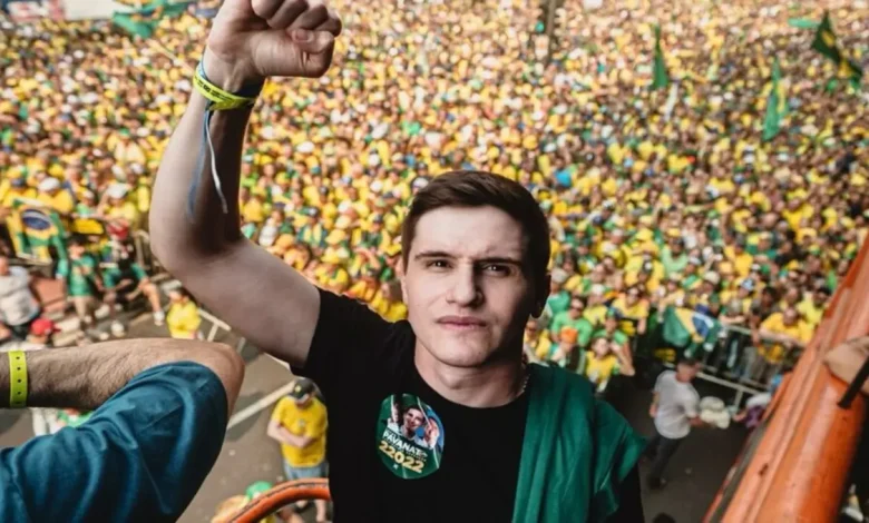 Descubra como Lucas Pavanato alcançou uma votação histórica em São Paulo, superando o antigo recorde de Eduardo Bolsonaro nas urnas.