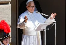 Papa Leão XIV convoca educadores de todo o mundo a ajudarem a juventude a superar uma cultura moderna considerada impliedosa e fria.