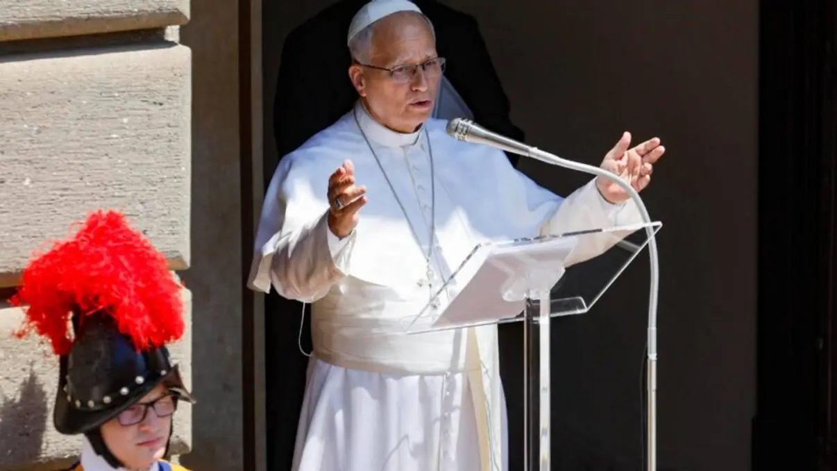 Papa Leão XIV convoca educadores de todo o mundo a ajudarem a juventude a superar uma cultura moderna considerada impliedosa e fria.
