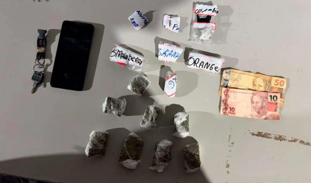 Um jovem de 24 anos foi preso em flagrante por tráfico de drogas em Assis durante uma operação policial. Saiba mais detalhes da ocorrência.