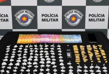 Viatura da Polícia Militar durante atendimento a ocorrência de tráfico de drogas em Assis
