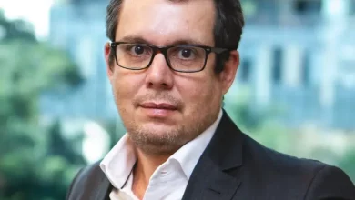 Descubra por que especialistas apontam que correr para tirar dinheiro do Brasil pode ser um erro estratégico nos investimentos.