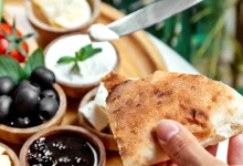 Descubra como consumir pão sem elevar a glicose no sangue. Veja combinações ricas em proteína para uma alimentação saudável e saborosa.