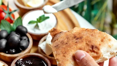 Descubra como consumir pão sem elevar a glicose no sangue. Veja combinações ricas em proteína para uma alimentação saudável e saborosa.