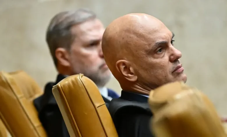 Defesa de Donald Trump reage a voto do ministro Alexandre de Moraes e pede processo de impeachment após tornar Eustáquio réu.