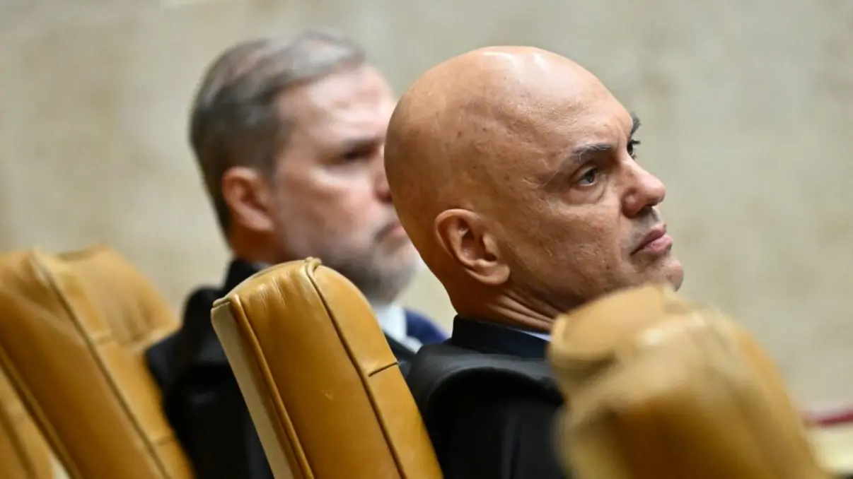 Defesa de Donald Trump reage a voto do ministro Alexandre de Moraes e pede processo de impeachment após tornar Eustáquio réu.