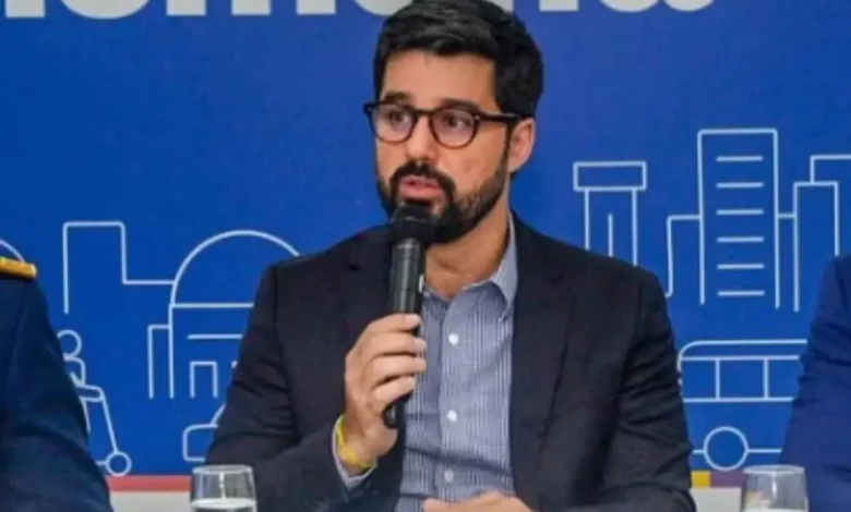 A Justiça determinou que a Polícia Federal prenda o secretário municipal de mobilidade de Salvador. Confira os detalhes e desdobramentos do caso.