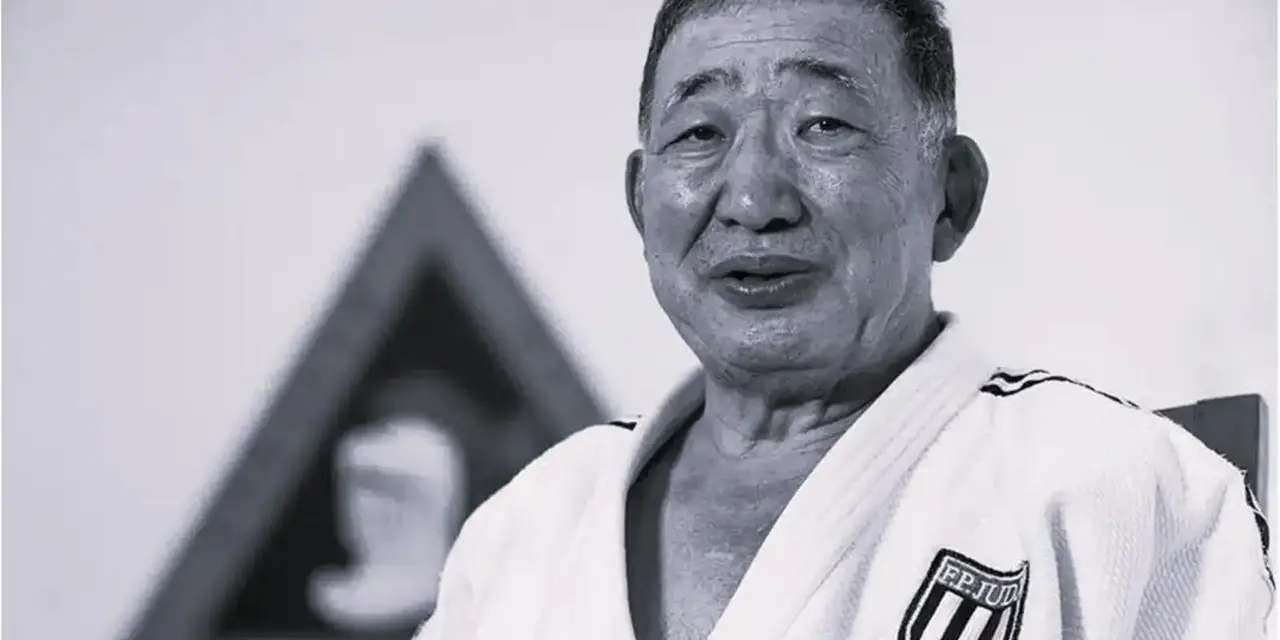 O esporte brasileiro chora a perda de Chiaki Ishii, primeiro medalhista olímpico da história do judô nacional. Conheça seu legado inestimável.