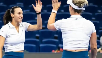 Luisa Stefani e sua parceira vencem campeãs olímpicas e garantem vaga na semifinal do torneio de duplas no WTA 1000 de Pequim.