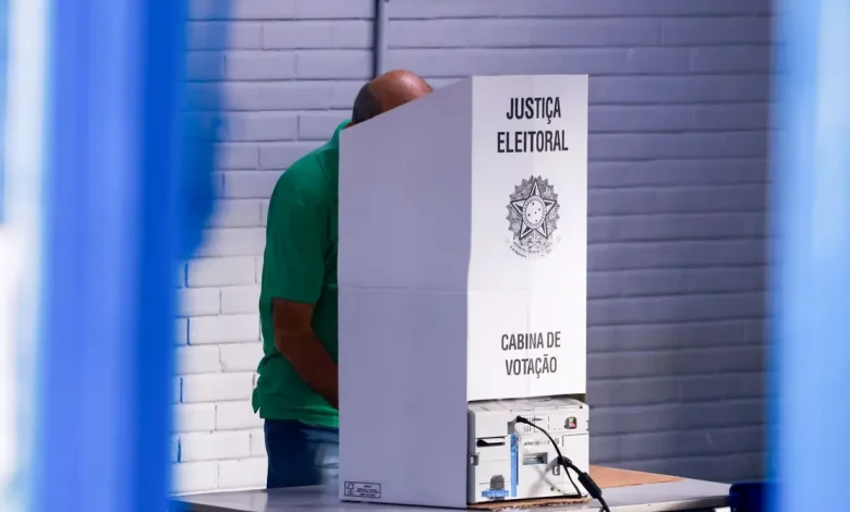 Três municípios do estado de São Paulo realizam novas eleições para escolher prefeitos após mandatos cassados, coincidindo com o segundo turno.