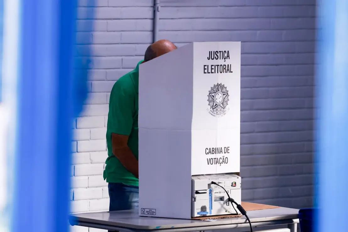 Eleições Suplementares: Três Municípios Paulistas Elegem Prefeitos 6 Três municípios do estado de São Paulo realizam novas eleições para escolher prefeitos após mandatos cassados, coincidindo com o segundo turno.