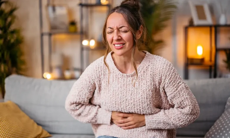 Pesquisa revela que um medicamento tradicionalmente usado contra tênia pode reduzir significativamente os sinais da endometriose. Confira os detalhes.