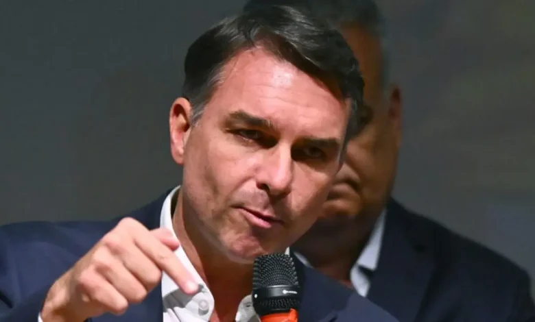 Nova Proposta de Emenda Constitucional articula o fim da reeleição no Brasil e a ampliação para mandatos de 5 anos para cargos executivos.