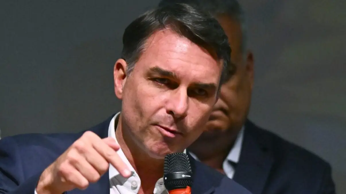 Nova Proposta de Emenda Constitucional articula o fim da reeleição no Brasil e a ampliação para mandatos de 5 anos para cargos executivos.