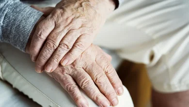 Pesquisa revela que o ar rarefeito de montanhas pode inspirar novos tratamentos eficazes contra o Mal de Parkinson em camundongos. Confira os detalhes.