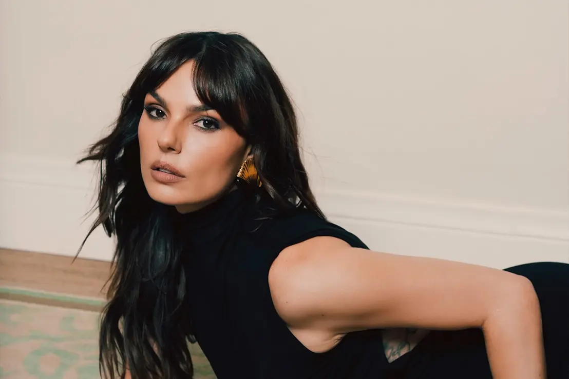 Isis Valverde revela arrependimento profundo por tatuagem antiga 6 A atriz Isis Valverde abriu o jogo e revelou qual tatuagem do passado se arrependeu de ter feito, classificando o desenho como um erro da juventude.