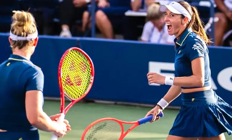 Luisa Stefani estreia com vitória firme no WTA de Wuhan, buscando a liderança no tênis internacional. Confira os detalhes da partida.