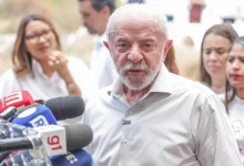 Presidente Lula ironiza posicionamento político e destaca o peso da pressão popular nas discussões sobre o fim da escala de trabalho 6x1 no país.