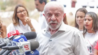 Presidente Lula ironiza posicionamento político e destaca o peso da pressão popular nas discussões sobre o fim da escala de trabalho 6x1 no país.