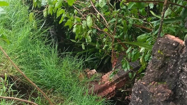 Ventos fortes derrubam muro do Estádio Municipal Carlos Affini em Paraguaçu Paulista 1 muro