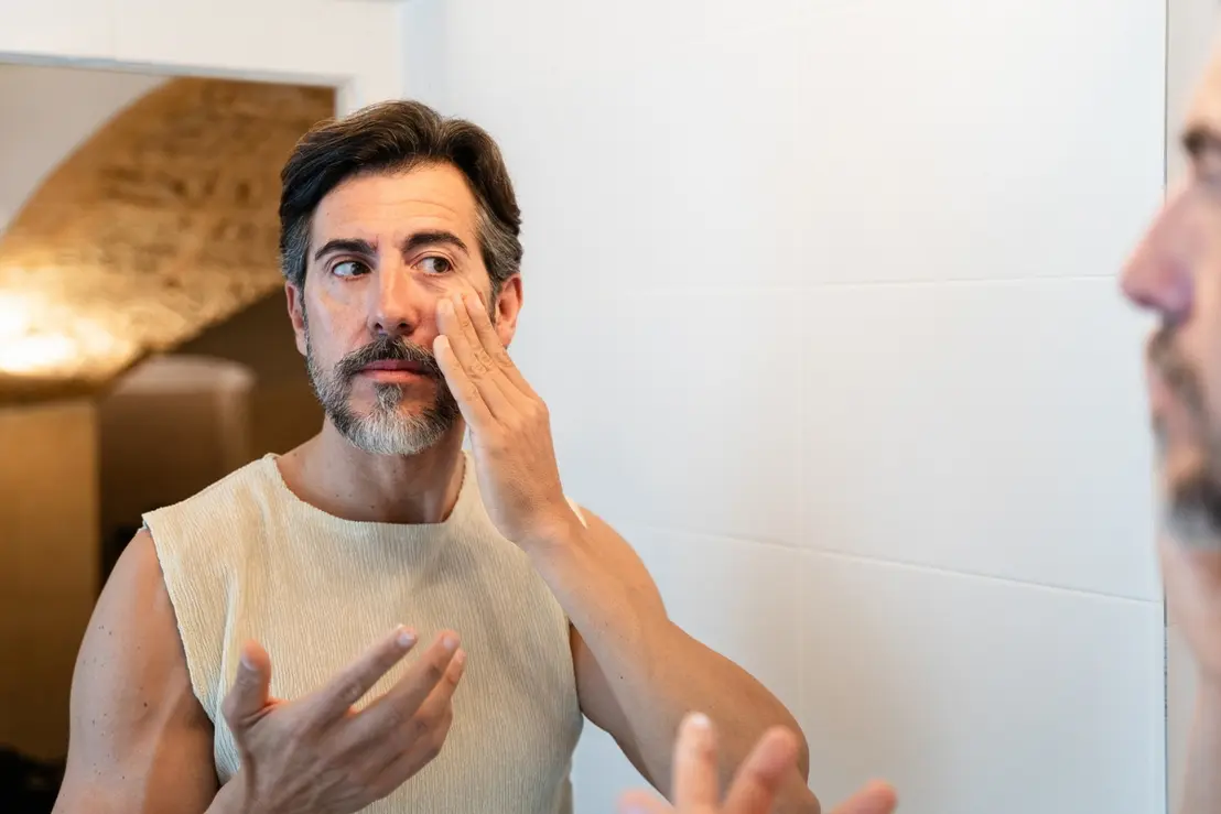 Dicas de skincare na internet: dermatologistas alertam riscos 6 Cuidado com trends de beleza! Pesquisa revela riscos à saúde da pele ao seguir dicas milagrosas de influenciadores digitais na internet.
