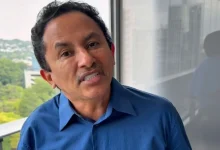 Manoel Gomes, conhecido como 'Caneta Azul', quebra o silêncio e desabafa após não conseguir se eleger nas eleições. Confira os detalhes.