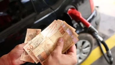 O governo federal zerou os impostos federais incidentes sobre a gasolina. Confira os detalhes da medida econômica e o impacto no bolso do consumidor.