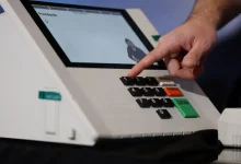 O Tribunal Superior Eleitoral alterou mais de 4 mil locais de votação para o segundo turno das eleições. Confira como consultar o seu endereço.